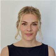 Master-Absolventin des Lehramts in den Fächern Englisch und Biologie